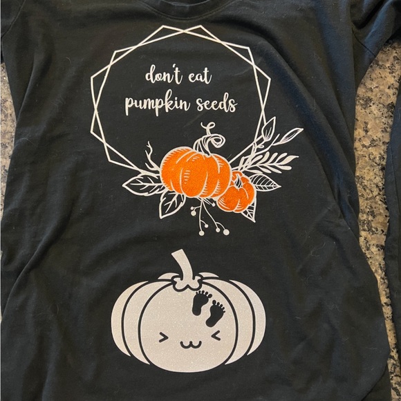 3 Fall and Halloween maternity shirts - Picture 12 of 13